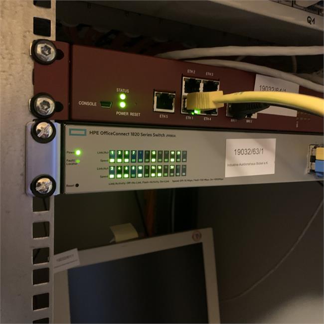 1  Switch HPE Office Connect