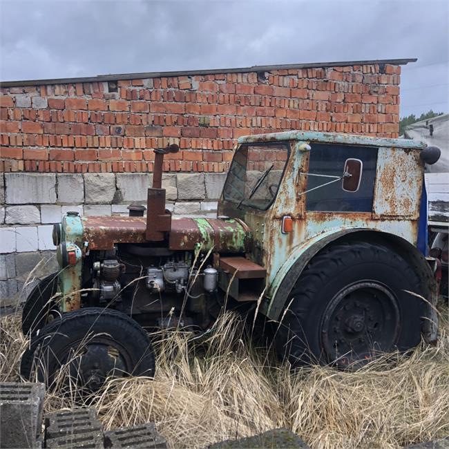 1 * Traktor Pionier